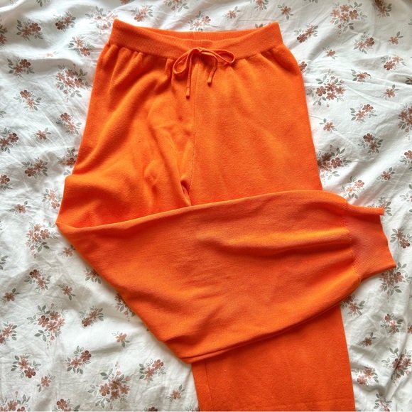 Amazon Orange Crewneck Sweatshirt/Sweatpants Set - Picture 6 of 12